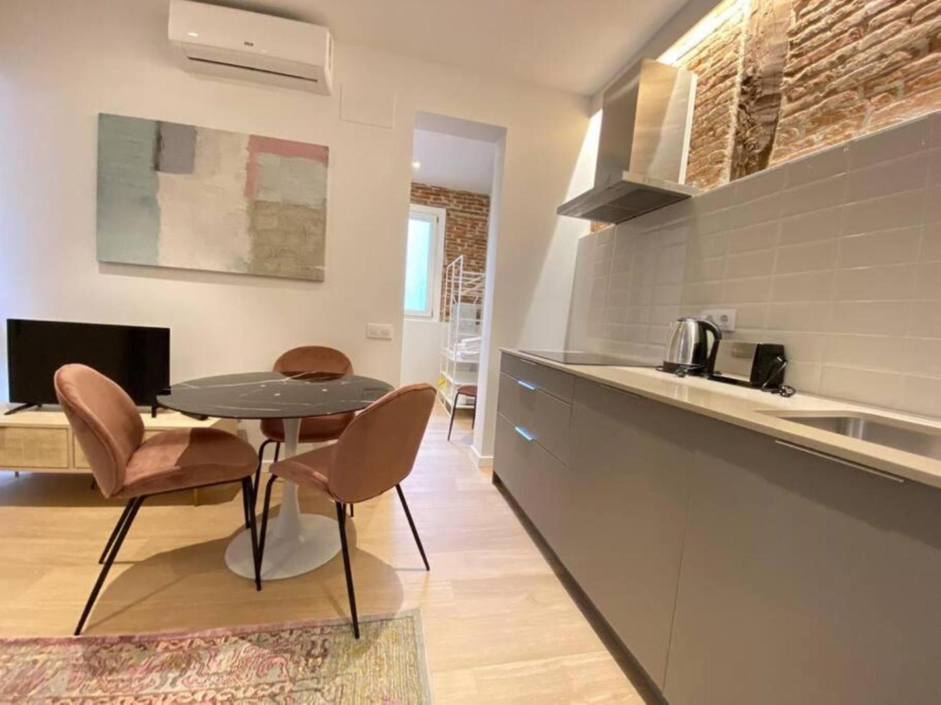 Apartamentos En La Latiina 마드리드 외부 사진